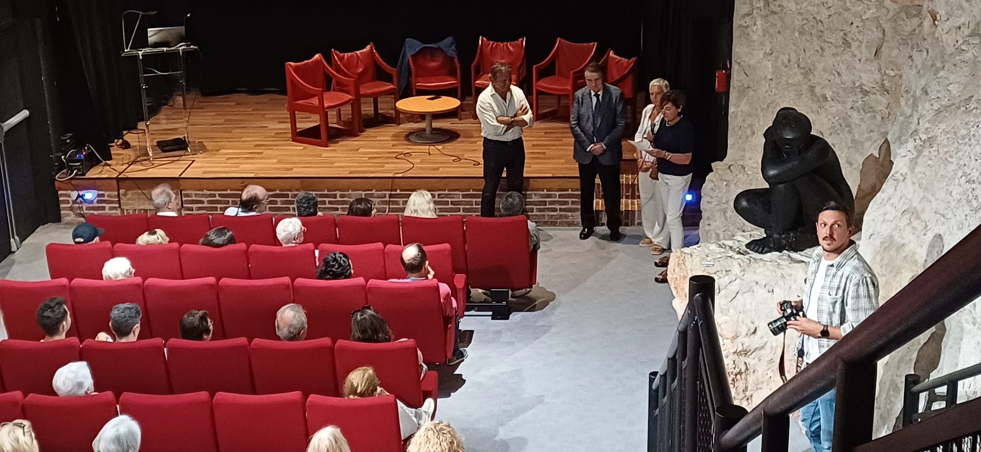 Le Président Francis MOYA, Madame Catherine BARRAJA, Monsieur Richard CONTE, Madame Patricia DEGUS