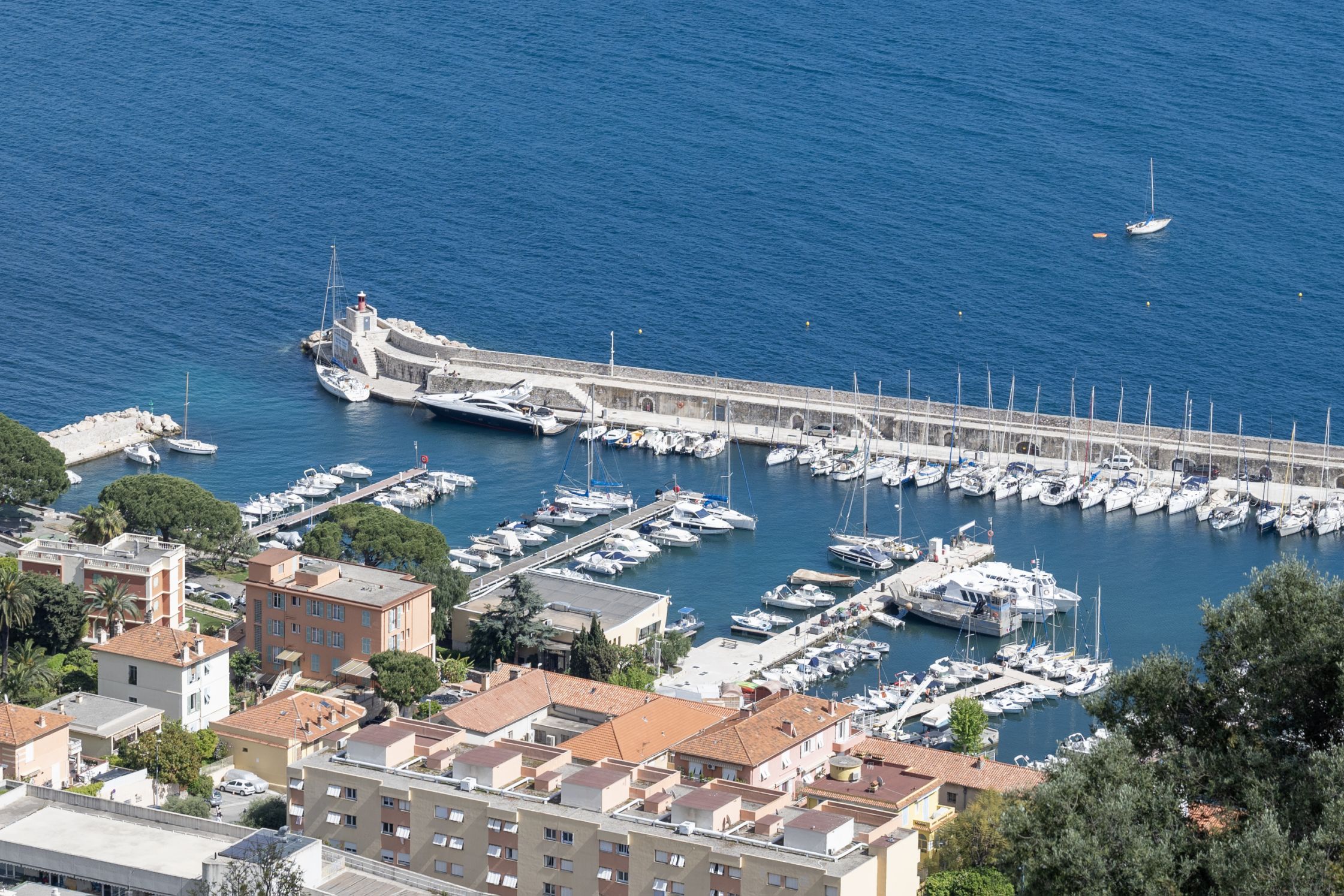 Le Port Royal de la Darse depuis le Fort du Mont Alban