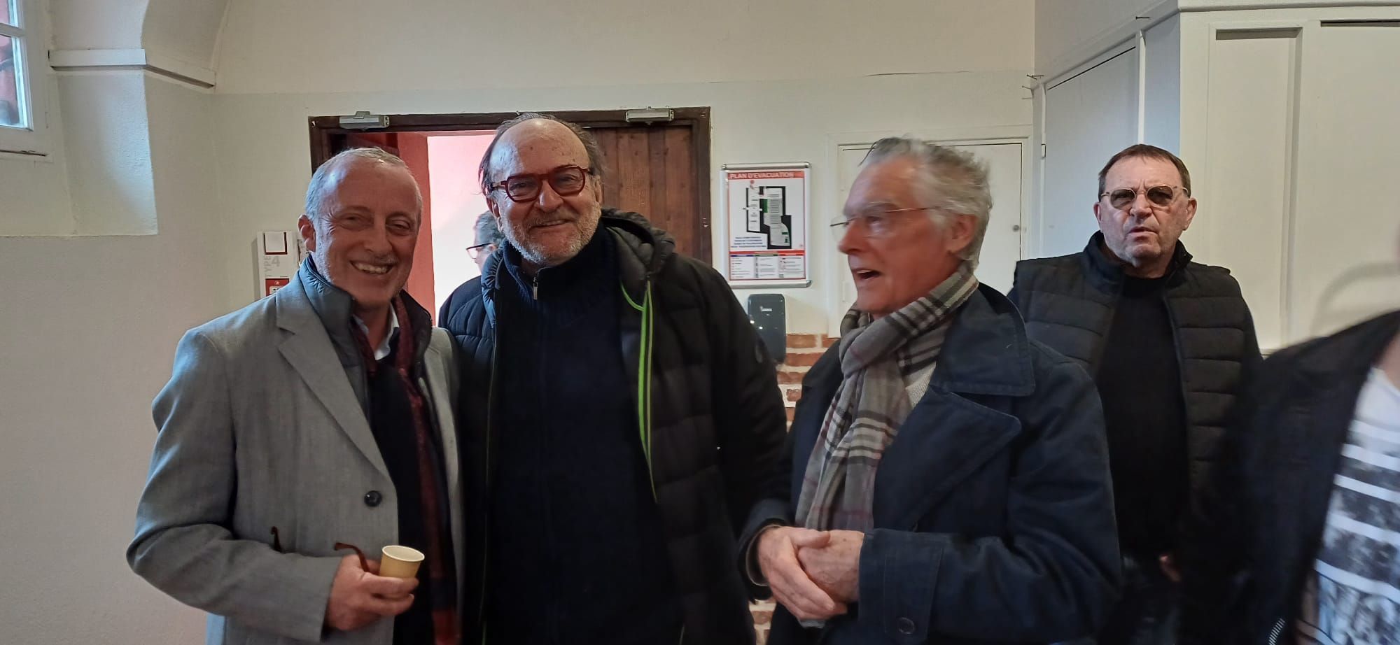 Le Maire de Villefranche en compagnie de notre vice-Président et de membres