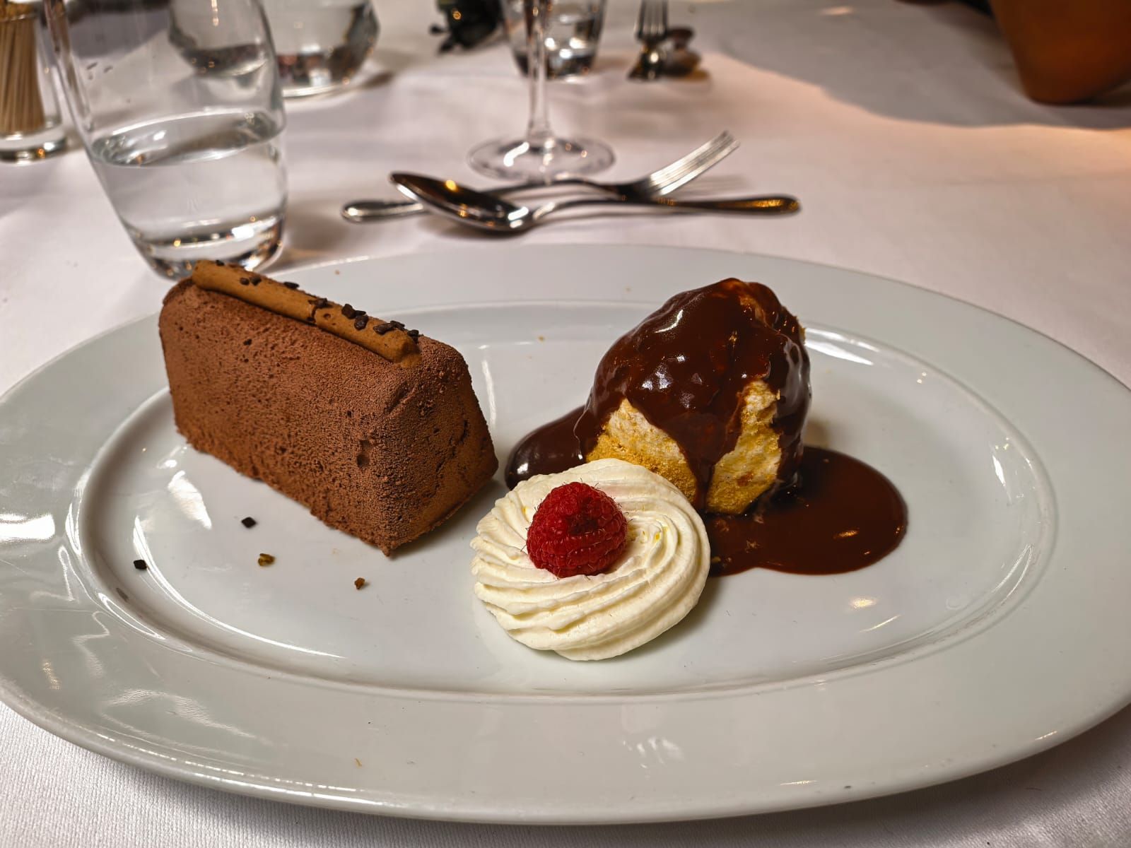 Le dessert: une assiette gourmande de Noël